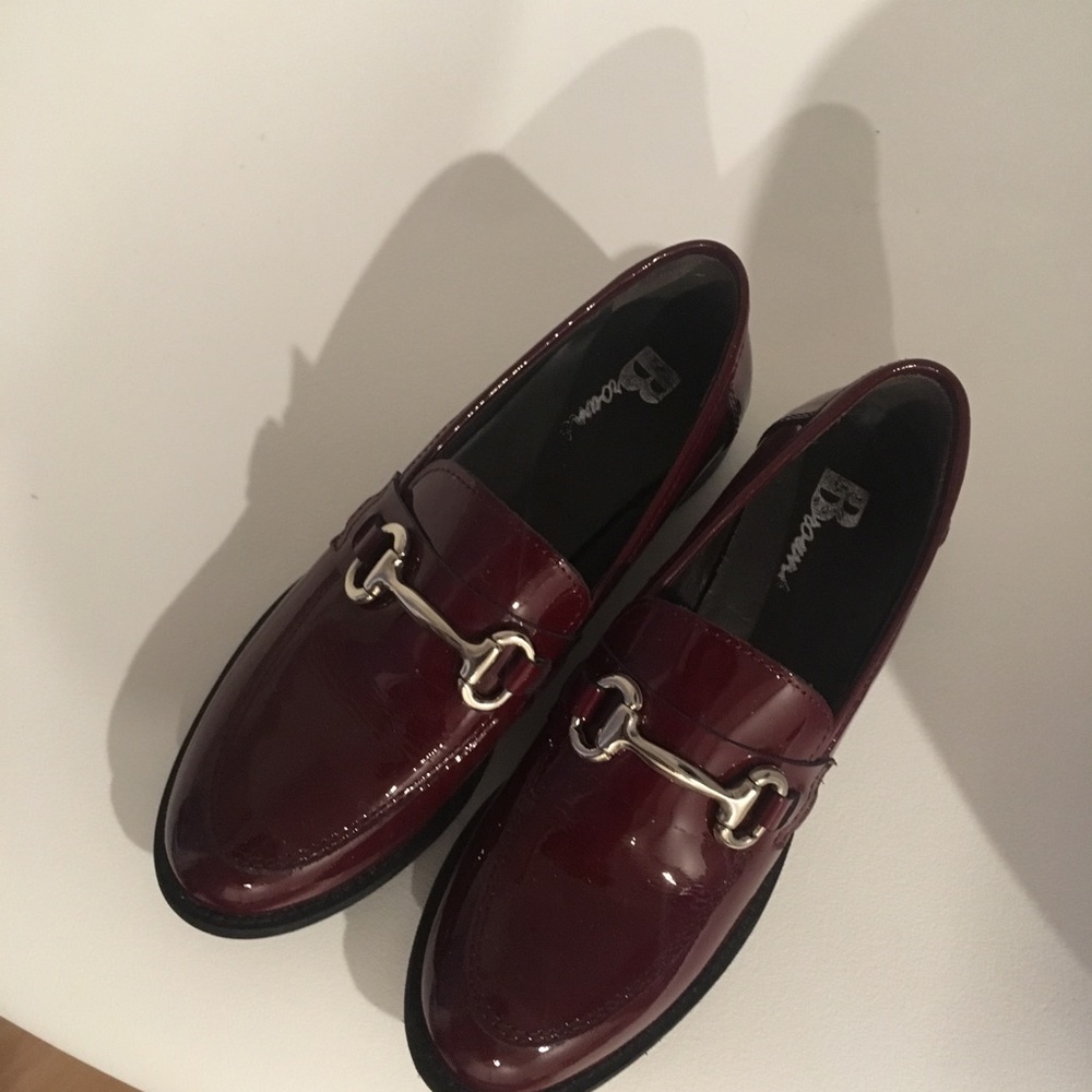 BROWNS Burgundy patent shoes
